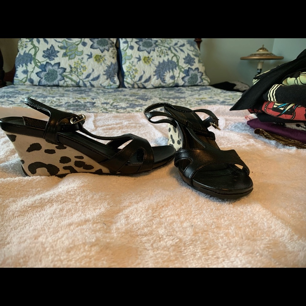 Kenneth Cole Wedge Sandals